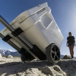 Yeti Coolers ROADIE 48 WHEELED - Kühlbox 21 Yeti Coolers ROADIE 48 WHEELED - Kühlbox -Camping Freien 5638039355 aa roadie 48 wheeled yeti coolers 24